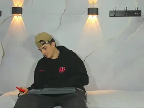 Snapshot of DiaFax7 chatting on March 6, 2026, 3:58 am DiaFax7 online show from March 6, 2026, 3:58 am