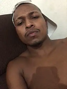 Henriqueamoror online show from March 6, 2026, 4:20 am