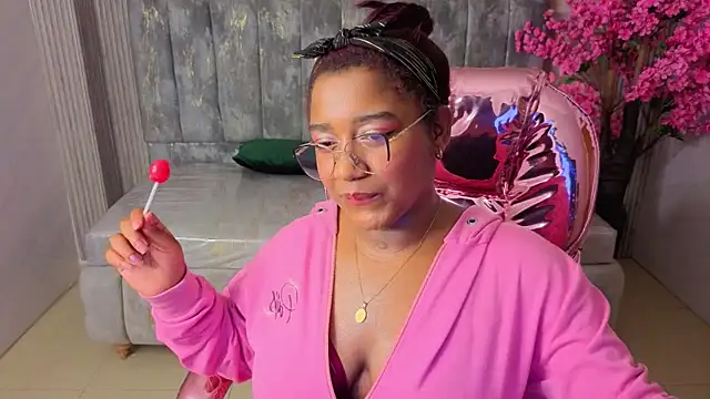 Snapshot of Jadee_ss chatting on March 7, 2026, 4:20 am Jadee ss online show from March 7, 2026, 4:20 am