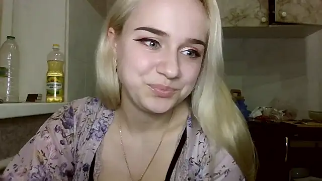 Snapshot of Barbie___girl chatting on March 13, 2026, 6:58 pm Barbie girl online show from March 13, 2026, 6:58 pm