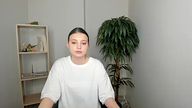 Snapshot of AdelaRowlins chatting on March 7, 2026, 9:28 am AdelaRowlins online show from March 7, 2026, 9:28 am