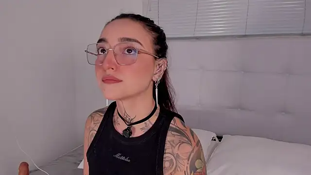 Emily Rousess online show from July 3, 2026, 11:22 pm