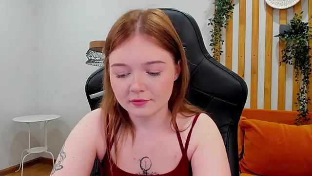 ElinaVale online show from July 3, 2026, 5:14 am