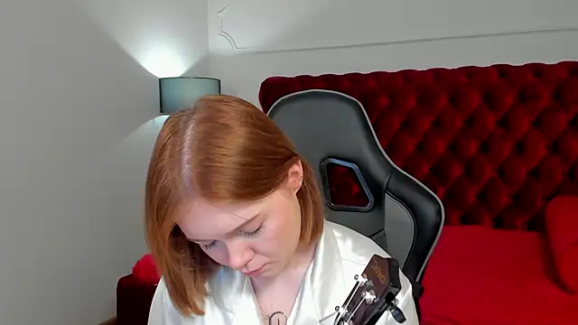 ElinaVale online show from July 16, 2026, 7:14 am
