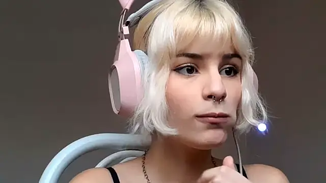 Snapshot of JustinCerqueira chatting on March 9, 2026, 5:50 pm JustinCerqueira online show from March 9, 2026, 5:50 pm