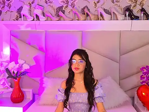 Snapshot of OliviaDiaz chatting on March 7, 2026, 8:39 pm OliviaDiaz online show from March 7, 2026, 8:39 pm