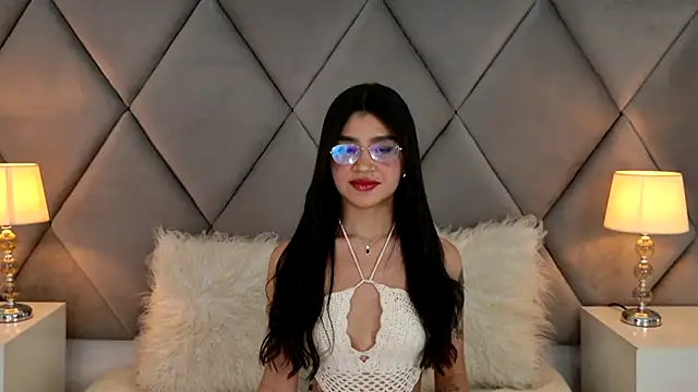 OliviaDiaz online show from June 13, 2026, 8:07 pm