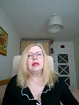 Snapshot of JanieLight53 chatting on March 28, 2026, 3:22 pm JanieLight53 online show from March 28, 2026, 3:22 pm