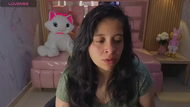 sara tellez s online show from July 7, 2026, 7:23 am