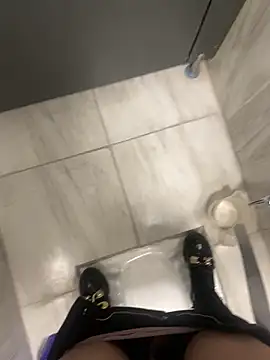 Snapshot of yanbenmle chatting on March 9, 2026, 7:56 am yanbenmle online show from March 9, 2026, 7:56 am