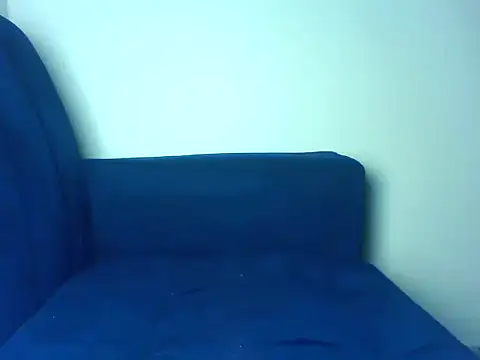 Iceylips online show from March 25, 2026, 7:09 pm