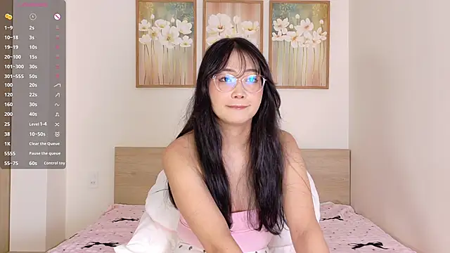 pinkyblooom online show from May 21, 2026, 9:05 am