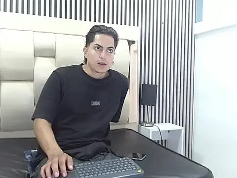 Snapshot of Alex_Wolft chatting on June 17, 2026, 3:46 pm Alex Wolft online show from June 17, 2026, 3:46 pm