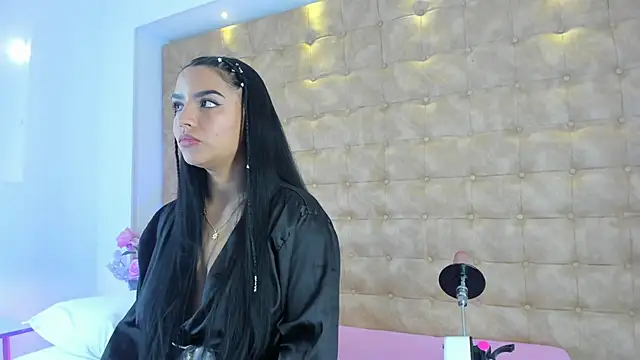 ariana morelly online show from April 16, 2026, 12:17 pm