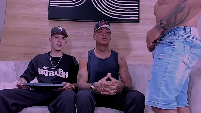 Snapshot of aleck_friends chatting on March 9, 2026, 7:40 pm aleck friends online show from March 9, 2026, 7:40 pm