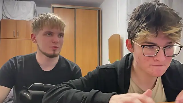 niksikor online show from March 24, 2026, 10:37 pm