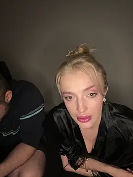 Snapshot of Bambi_Bite chatting on March 9, 2026, 11:42 pm Bambi Bite online show from March 9, 2026, 11:42 pm