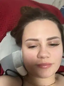 Snapshot of EliasynWoiues chatting on March 19, 2026, 8:13 pm EliasynWoiues online show from March 19, 2026, 8:13 pm