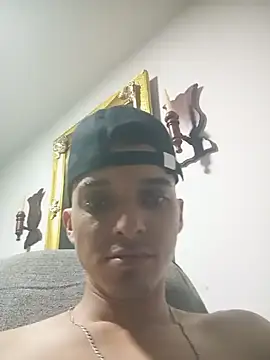 Snapshot of Chachiboo chatting on April 13, 2026, 9:37 am Chachiboo online show from April 13, 2026, 9:37 am