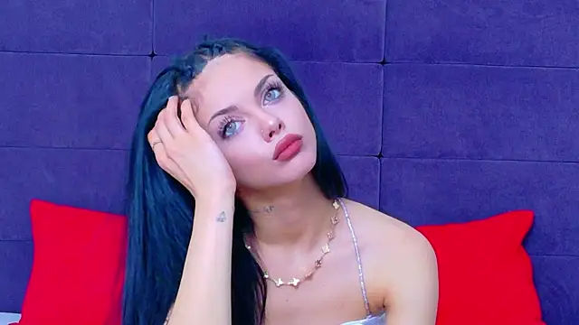 NataliaCroft online show from May 19, 2026, 2:12 pm