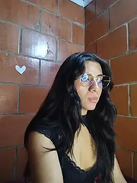 Snapshot of Amanda_x1 chatting on April 9, 2026, 9:31 pm Amanda x1 online show from April 9, 2026, 9:31 pm