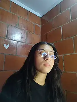 Snapshot of Amanda_x1 chatting on April 25, 2026, 9:12 pm Amanda x1 online show from April 25, 2026, 9:12 pm