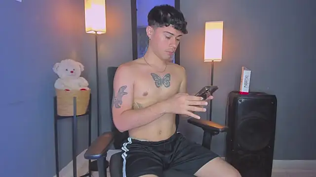 Snapshot of Soft_Temptationxx chatting on March 10, 2026, 2:00 pm Soft Temptationxx online show from March 10, 2026, 2:00 pm