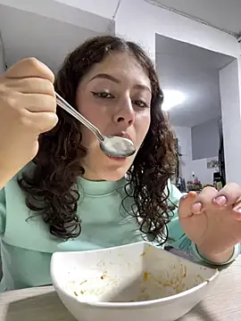 Snapshot of Lizzy_hott chatting on March 10, 2026, 12:48 am Lizzy hott online show from March 10, 2026, 12:48 am