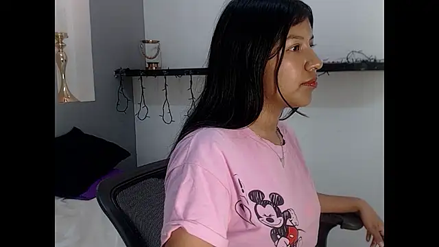 little caramel18 online show from March 9, 2026, 5:44 am