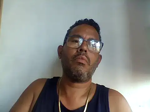 Snapshot of thonyj238 chatting on March 19, 2026, 8:35 pm thonyj238 online show from March 19, 2026, 8:35 pm