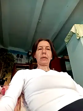 Tania9876 online show from May 13, 2026, 7:39 am