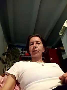 Tania9876 online show from May 14, 2026, 8:04 pm