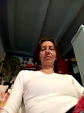 Tania9876 online show from May 18, 2026, 7:09 pm