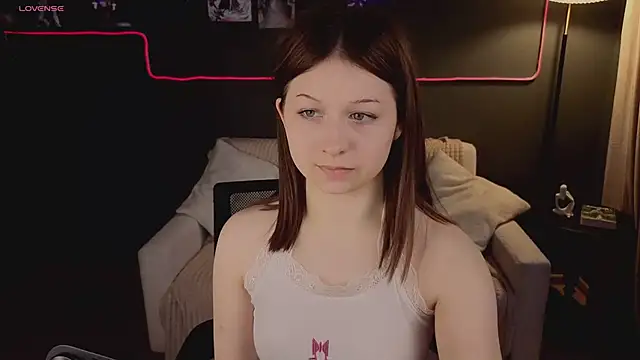 Snapshot of Liv_Veil chatting on March 18, 2026, 12:41 pm Liv Veil online show from March 18, 2026, 12:41 pm