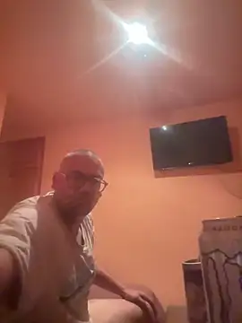 Snapshot of mrweed26 chatting on March 9, 2026, 4:33 pm mrweed26 online show from March 9, 2026, 4:33 pm