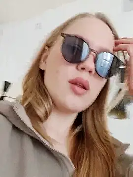 Snapshot of LittleForestELF2 chatting on March 10, 2026, 10:09 am LittleForestELF2 online show from March 10, 2026, 10:09 am