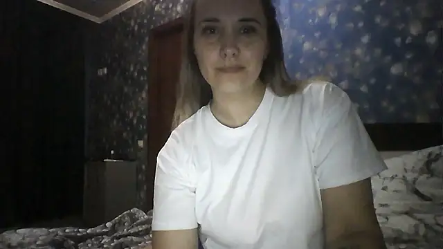 Alisa07qw online show from May 11, 2026, 4:26 pm