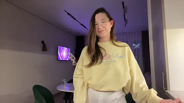 Snapshot of BritneyShy chatting on March 12, 2026, 12:33 pm BritneyShy online show from March 12, 2026, 12:33 pm