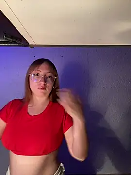 Snapshot of Milaac_ chatting on March 10, 2026, 1:43 am Milaac online show from March 10, 2026, 1:43 am