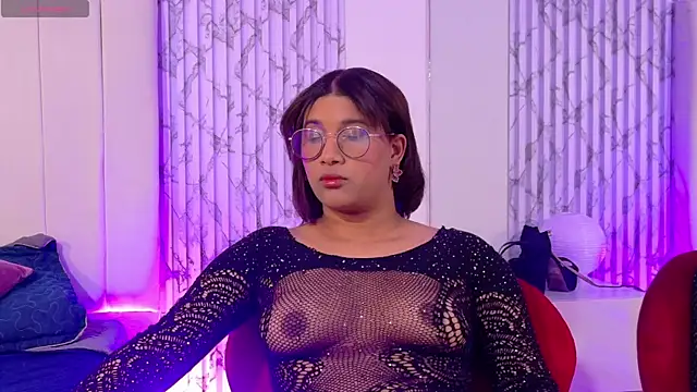 LorenaDuval online show from June 26, 2026, 1:54 am