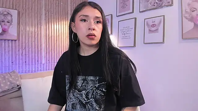 Snapshot of Zoey_monroe chatting on April 14, 2026, 1:06 pm Zoey monroe online show from April 14, 2026, 1:06 pm