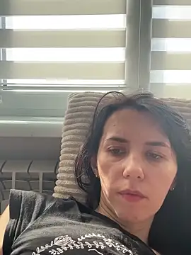 Snapshot of Oliviyaa_kiss_ chatting on March 15, 2026, 12:22 pm Oliviyaa kiss online show from March 15, 2026, 12:22 pm