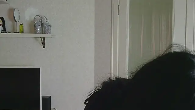 Snapshot of SaltedCaramely chatting on July 3, 2026, 10:21 am SaltedCaramely online show from July 3, 2026, 10:21 am