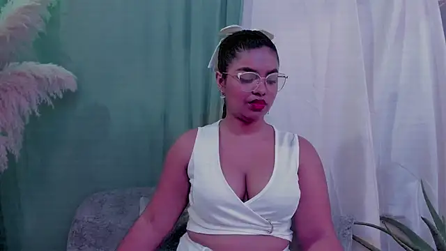 Snapshot of ZoeyMonroe_ chatting on April 15, 2026, 3:13 am ZoeyMonroe online show from April 15, 2026, 3:13 am