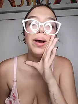 Kitty Loveee online show from July 16, 2026, 9:10 pm