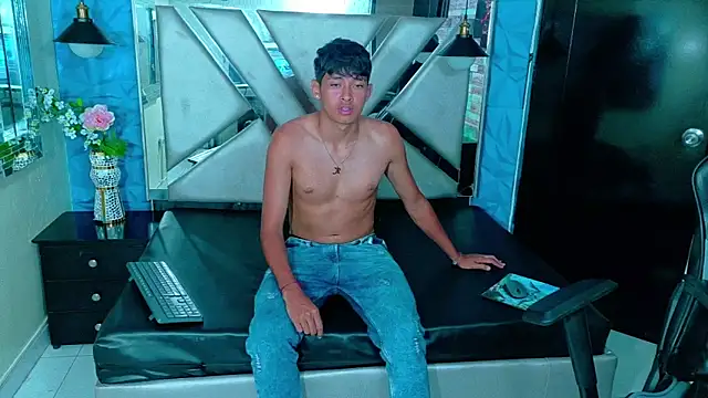 Snapshot of Tigger_Collins chatting on March 14, 2026, 7:41 pm Tigger Collins online show from March 14, 2026, 7:41 pm