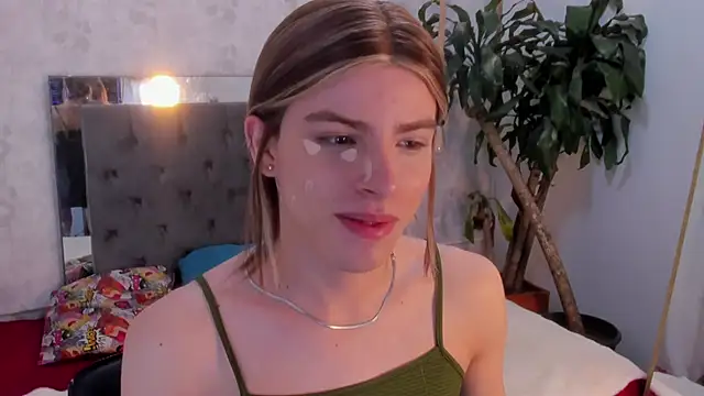 Snapshot of zarina_rouse chatting on March 13, 2026, 8:15 pm zarina rouse online show from March 13, 2026, 8:15 pm