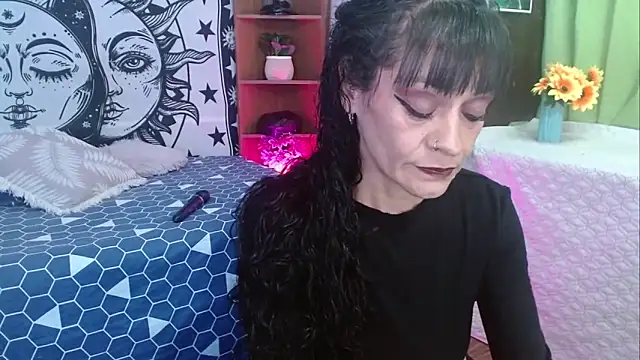  Alexandra Jones online show from May 27, 2026, 3:14 am