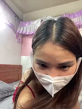 Emma 2603 online show from April 15, 2026, 1:51 pm