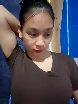 -Hicici- online show from May 15, 2026, 11:01 pm